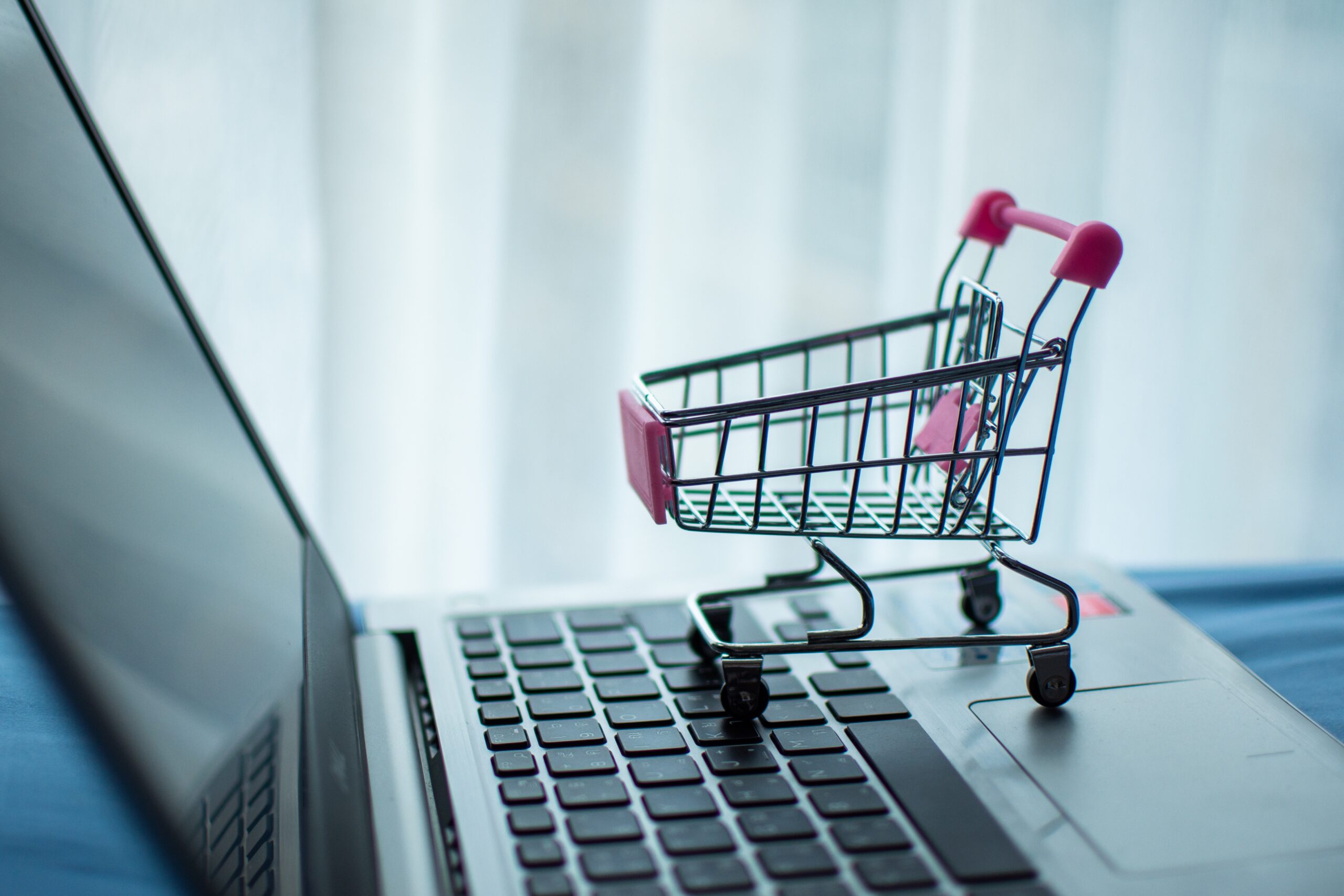 Zakupy online i sprzedaż w sklepie internetowym WooCommerce